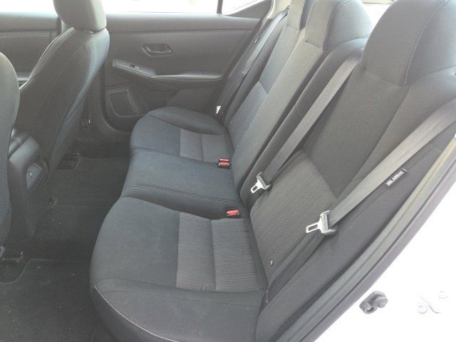 Used 2024 Nissan Sentra SV FWD image 8