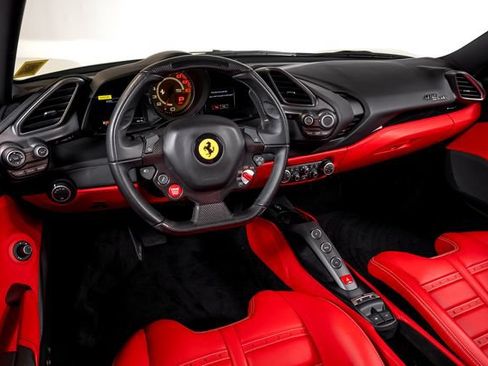 Used 2018 Ferrari 488 Spider RWD image 5