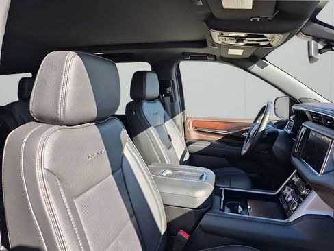 Used 2022 GMC Yukon Denali w/ Max Trailering Package image 15