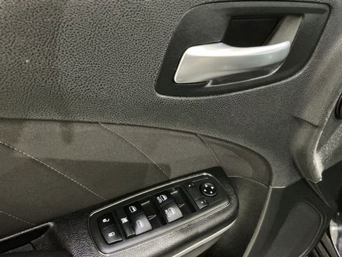 Used 2019 Dodge Charger SXT RWD image 16