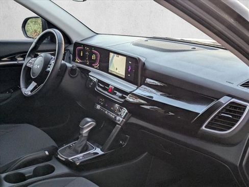 Used 2025 Kia Seltos S image 20