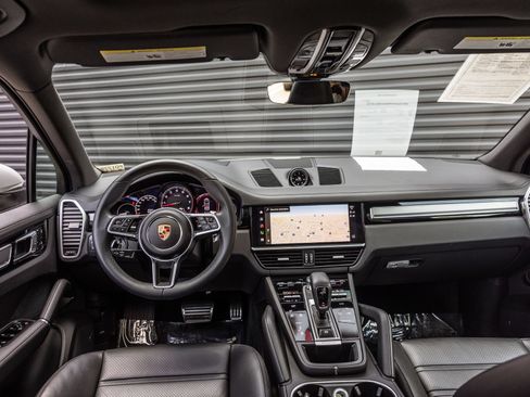 Certified 2023 Porsche Cayenne S AWD/4WD image 12
