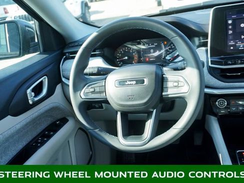 Used 2022 Jeep Compass Latitude image 9