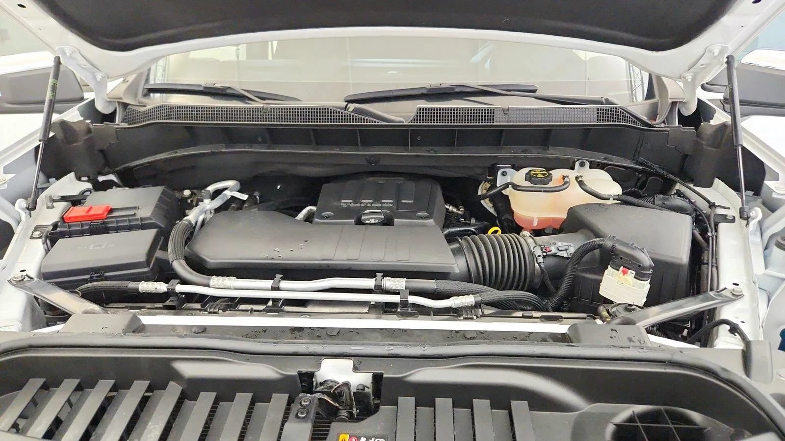 Used 2024 Chevrolet Silverado 1500 LT AWD/4WD image 39