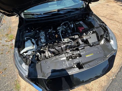 Used 2025 Nissan Altima 2.5 SV FWD image 31
