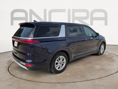 Used 2023 Kia Carnival LX FWD image 10