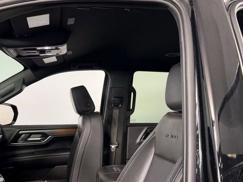 Used 2025 GMC Yukon Denali image 23
