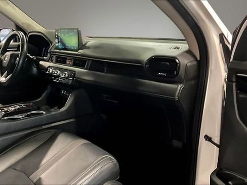 Used 2024 Honda Pilot Touring image 27