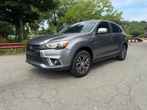 Used 2018 Mitsubishi Outlander Sport SE AWD/4WD image 2
