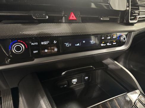 Certified 2025 Kia Sportage LX image 22