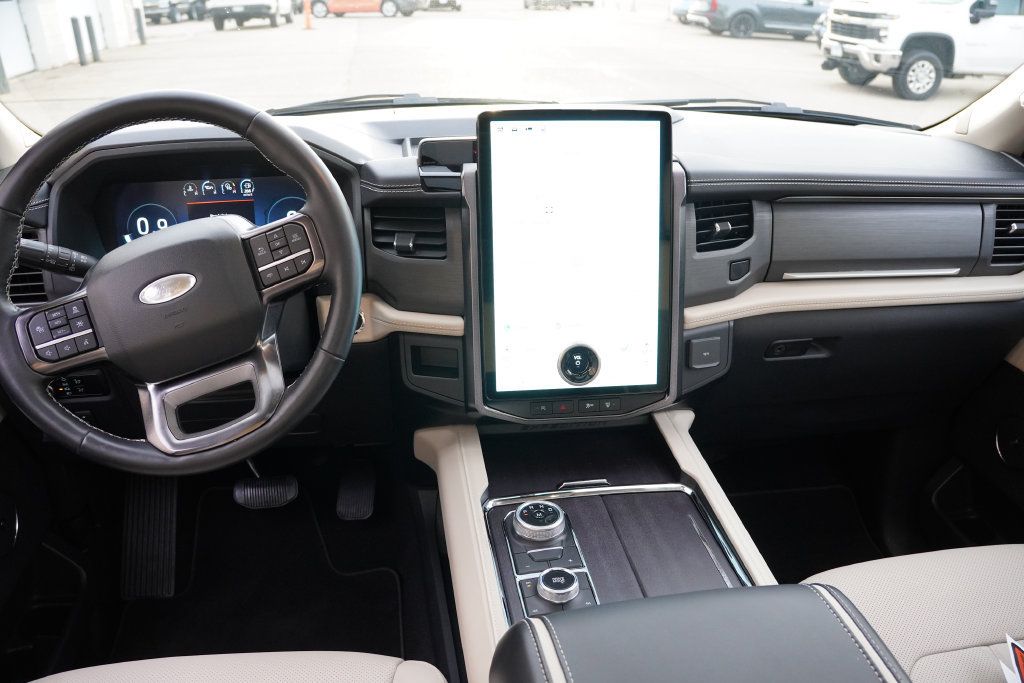 Used 2024 Ford Expedition Platinum AWD/4WD image 22