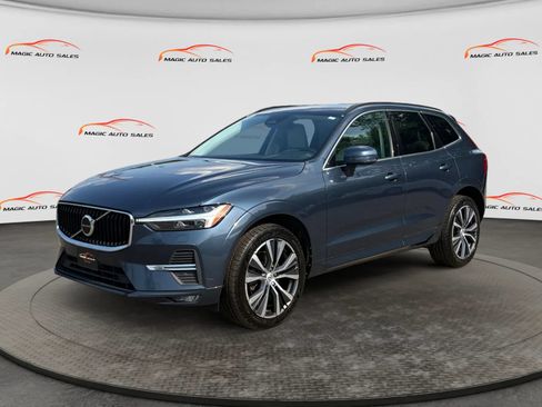 Used 2022 Volvo XC60 B5 Momentum w/ Climate Package AWD/4WD image 1