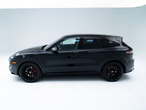 Certified 2023 Porsche Cayenne GTS image 2