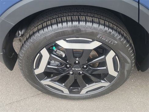 Certified 2025 Kia Telluride EX w/ EX Captain's Chair Package image 8