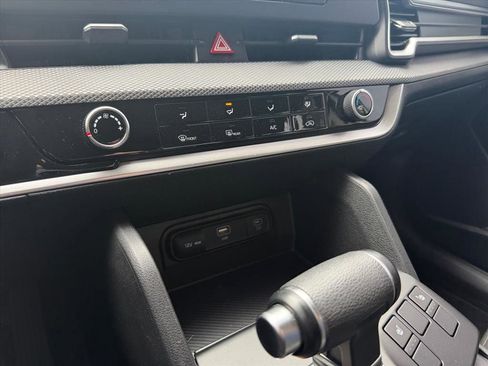 Used 2024 Kia Sportage LX image 23