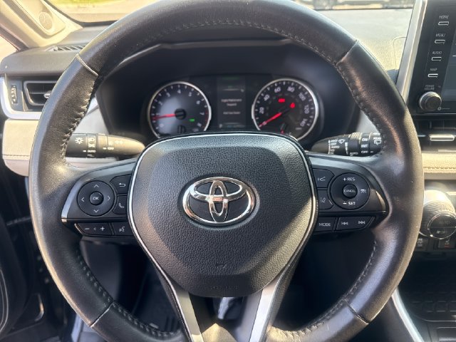 Used 2021 Toyota RAV4 XLE Premium AWD/4WD image 11