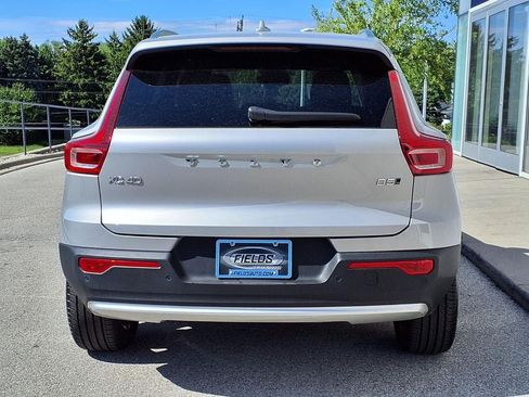 Certified 2025 Volvo XC40 B5 Core AWD/4WD image 4