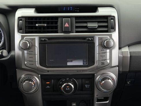 Used 2017 Toyota 4Runner SR5 Premium RWD image 4