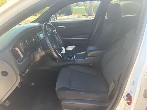 Used 2015 Dodge Charger SE image 8
