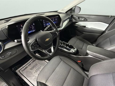 Certified 2024 Chevrolet Trax LT w/ LT Convenience Package image 18