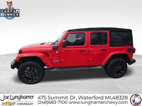 Used 2024 Jeep Wrangler Sahara 4xe image 11