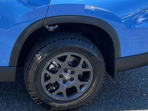 Used 2025 Honda Pilot TrailSport image 9
