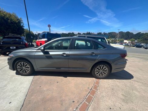 Used 2019 Volkswagen Jetta SE FWD image 7