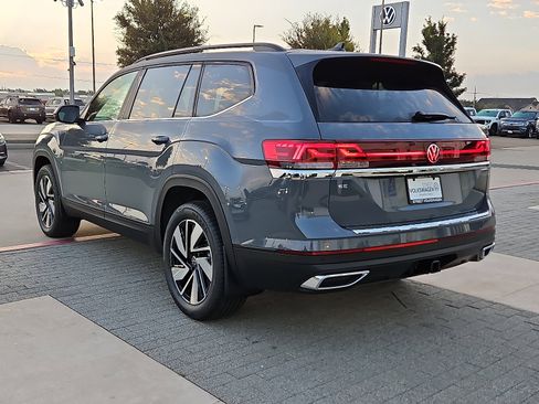 New 2026 Volkswagen Atlas SE image 2