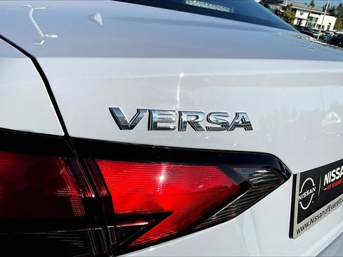 Used 2025 Nissan Versa SV w/ Trunk Package image 9