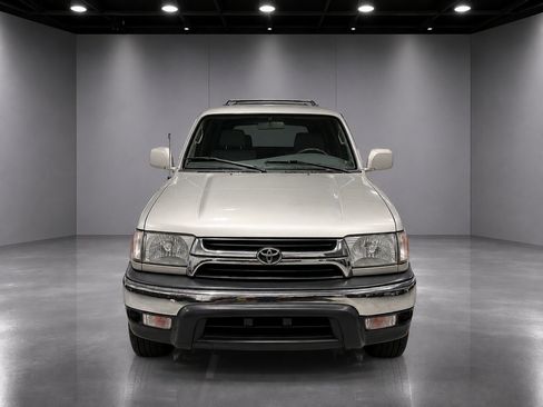 Used 2001 Toyota 4Runner SR5 AWD/4WD image 6