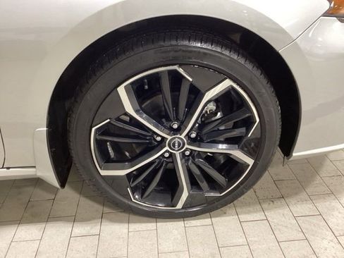 Used 2024 Nissan Altima 2.5 SR w/ SR Premium Package image 23