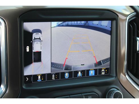 Used 2020 Chevrolet Silverado 2500 High Country w/ Technology Package AWD/4WD image 22