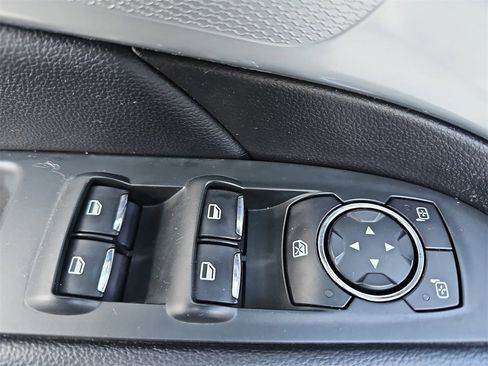 Used 2017 Ford Explorer XLT image 28