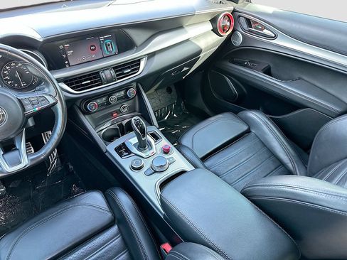 Used 2022 Alfa Romeo Stelvio Veloce AWD/4WD image 24