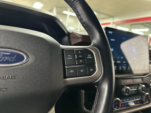 Used 2022 Ford Expedition Limited image 19