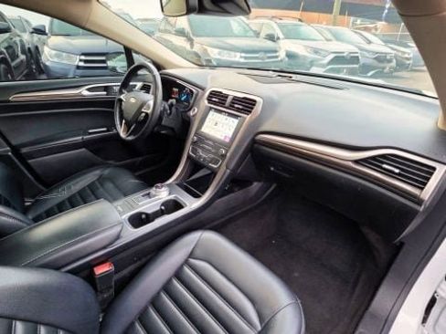 Used 2019 Ford Fusion SEL image 36