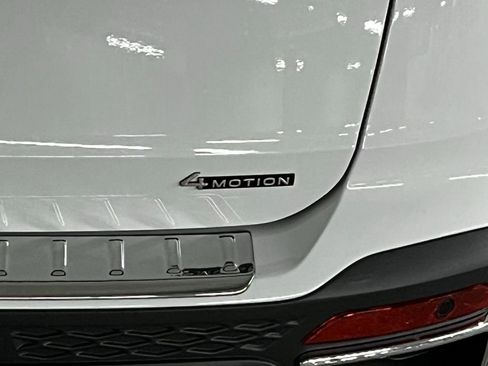 New 2025 Volkswagen Taos SE image 35