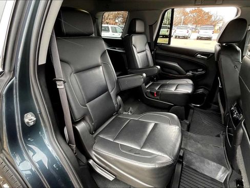 Used 2019 Chevrolet Tahoe LT w/ Luxury Package AWD/4WD image 20