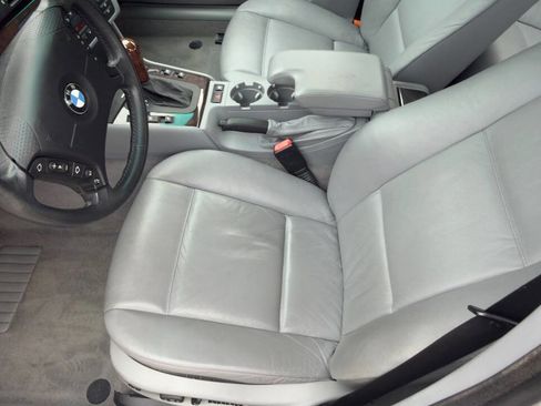 Used 2001 BMW 330i Sedan image 22