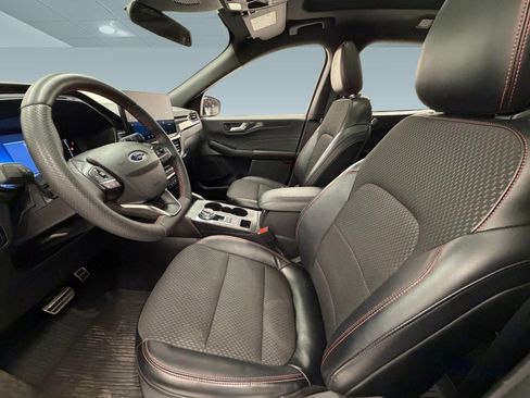 Used 2023 Ford Escape ST-Line w/ Tech Pack #1 image 4