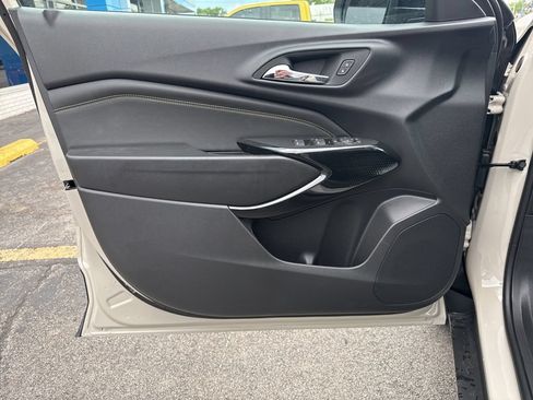 New 2026 Chevrolet Trax ACTIV w/ Sunroof Package FWD image 10