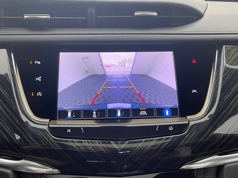 Used 2023 Cadillac XT6 Premium Luxury w/ Technology Package AWD/4WD image 4