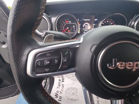 Used 2022 Jeep Wrangler Unlimited Rubicon w/ Xtreme Recon 35" Tire Package AWD/4WD image 15