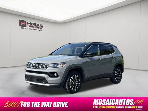 Used 2024 Jeep Compass Limited AWD/4WD image 3