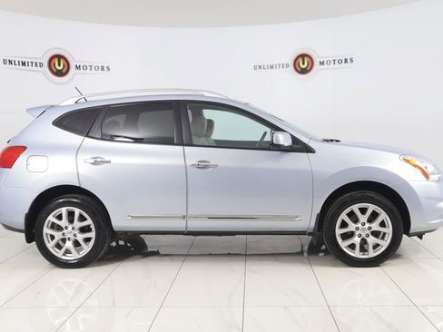 Used 2013 Nissan Rogue SL image 2
