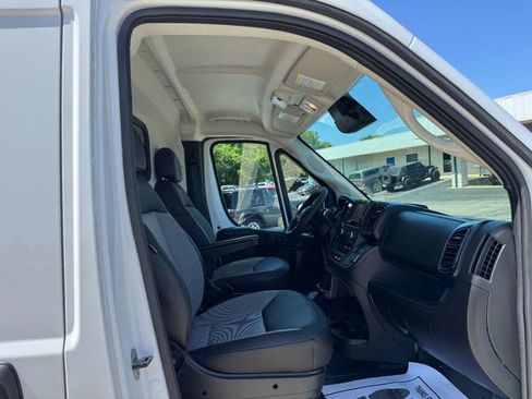 Used 2025 RAM ProMaster 2500 w/ Convenience Group FWD image 15