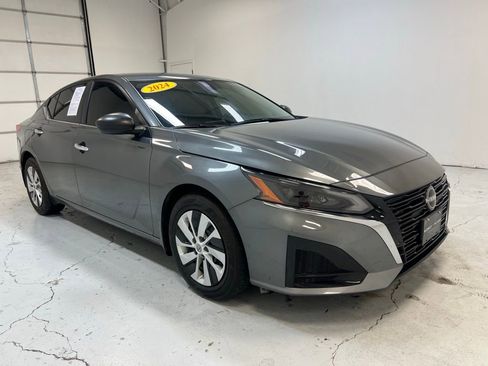 Used 2024 Nissan Altima 2.5 S image 8