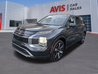 Used 2025 Mitsubishi Outlander SE