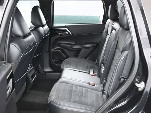 Used 2022 Mitsubishi Outlander SE FWD image 33