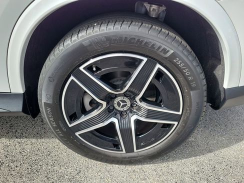 Certified 2024 Mercedes-Benz GLC 300 4MATIC image 11